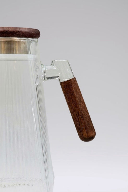 Çizgi Tasarımlı Akasya Sap - Kapaklı Borosilikat Cam Sürahi KW-852