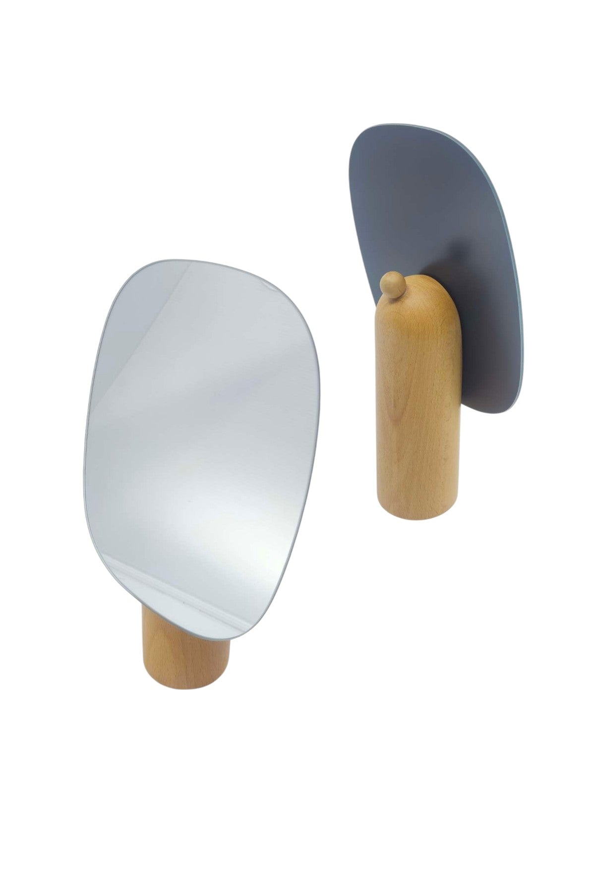 Ahşap Standlı Makyaj Aynası 14.5CM x 18.5CM SHN-1042
