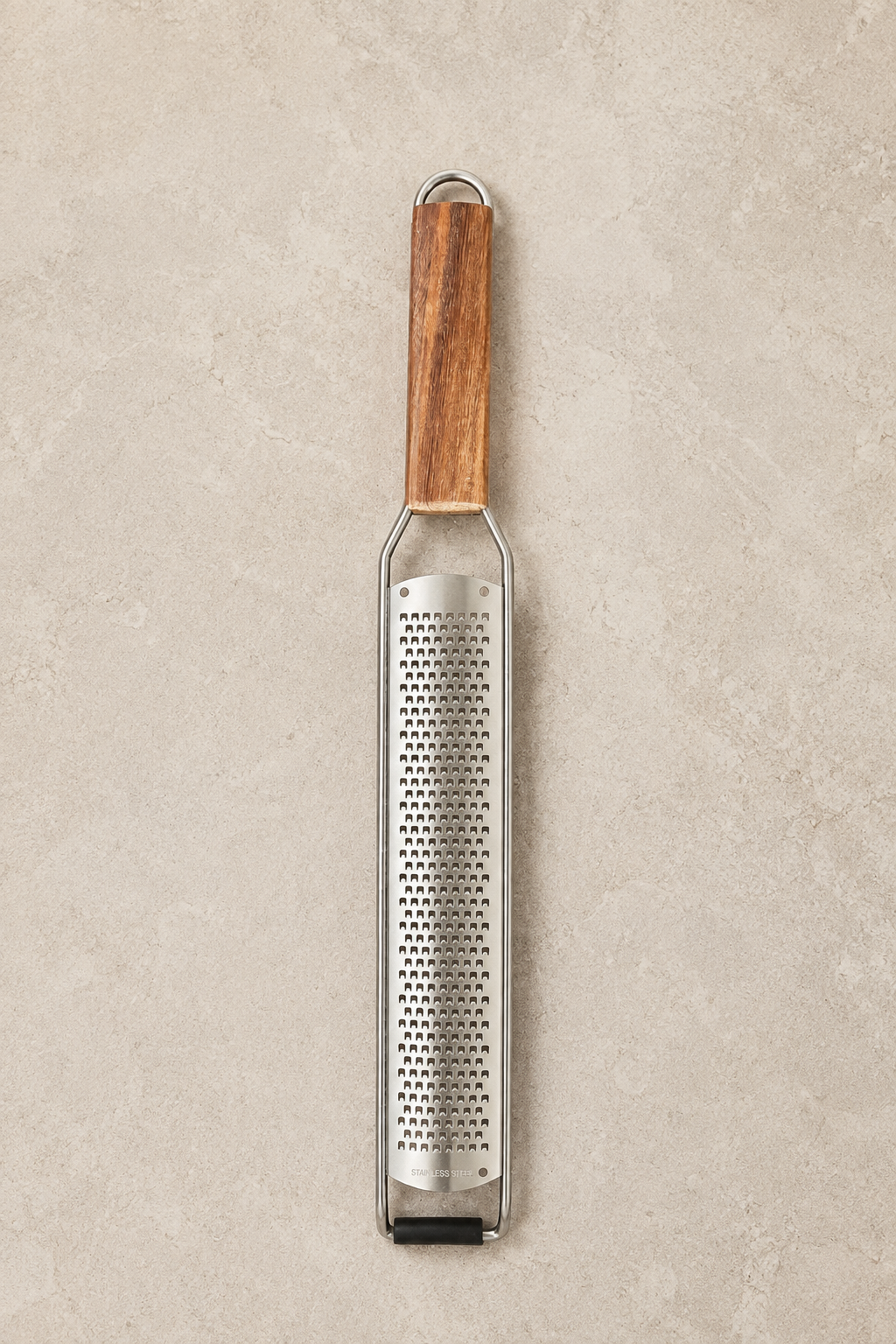 Akasya Saplı İnce Metal Rende Ergonomik Ahşap Saplı Mutfak Rendesi Koruyuculu KW-3411