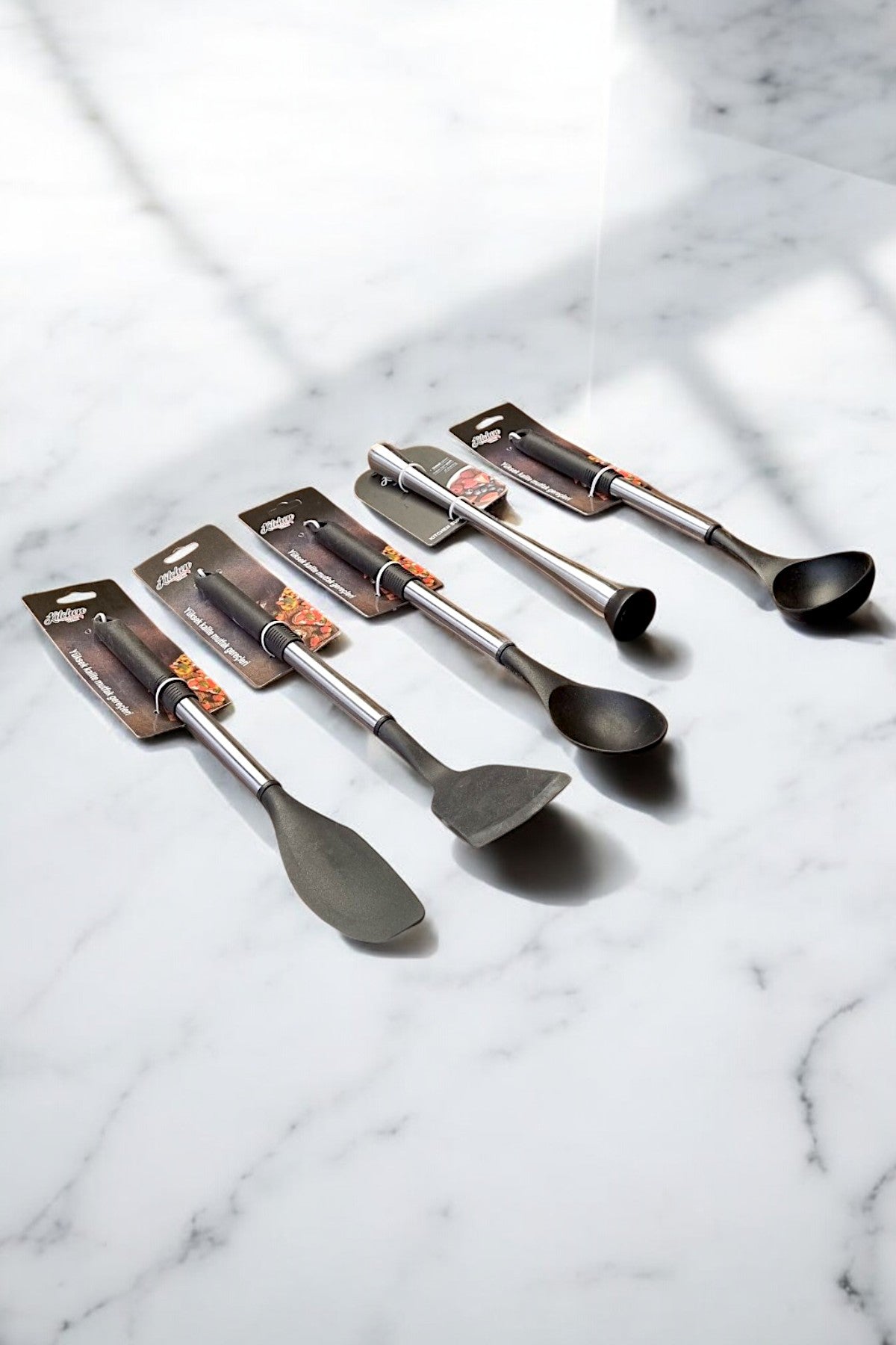Kitchen Way Metal Saplı Silikon Uçlu Siyah İnci 5 Parça Yemek Hazırlık Seti KW-553 Series