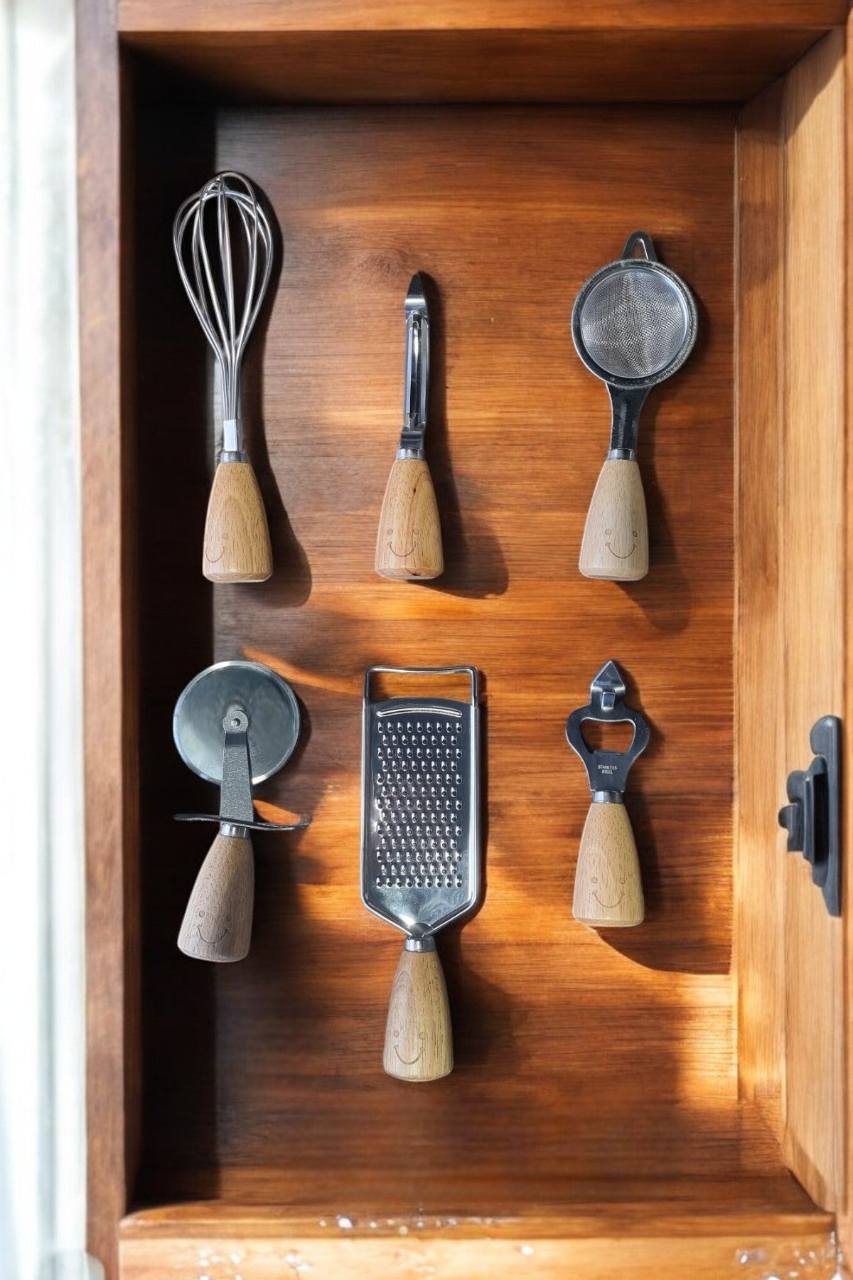 Kitchen Way Smile Bambu Saplı 6 Parça Mutfak Gereçleri Seti Metal Uçlu KW-480 Series